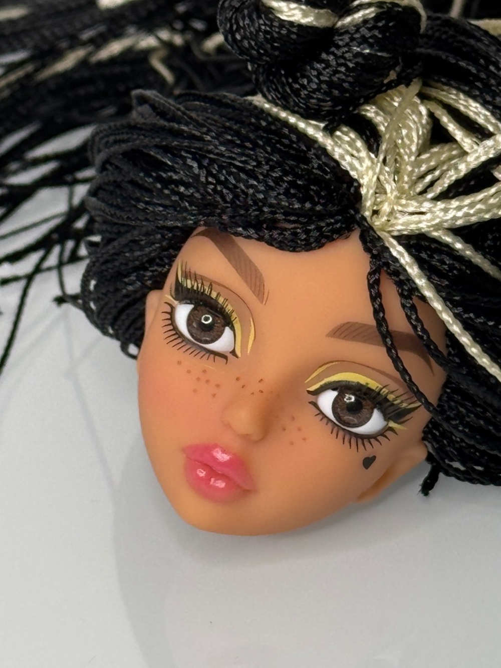 MGA Entertainment Mermaze Jordie Hybrid fashion Doll Dark Eyes Inset Real Lashes